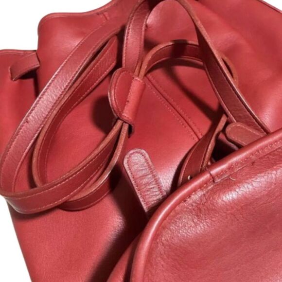 M COACH Vintage Red Glove Tanned Leather Large Sling Backpack Knapsack 9992 COA - Picture 11 of 15